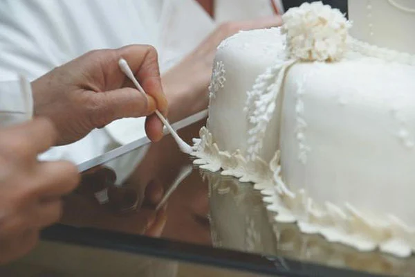 history of wedding cakes