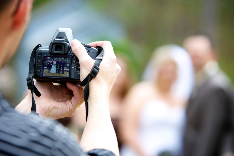 Planning and coordination with the photographer for a destination wedding