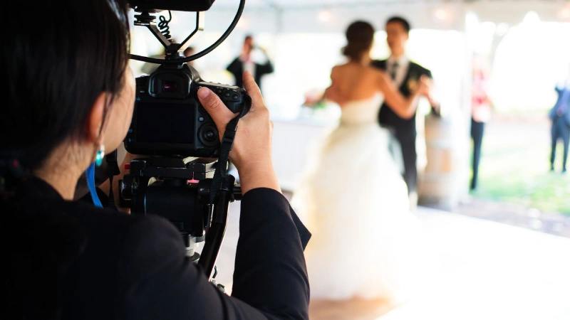 Benefits of hiring a professional wedding photographer for a destination wedding