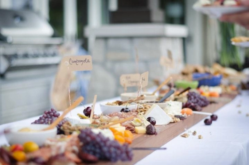 Activities and entertainment for your post-wedding brunch