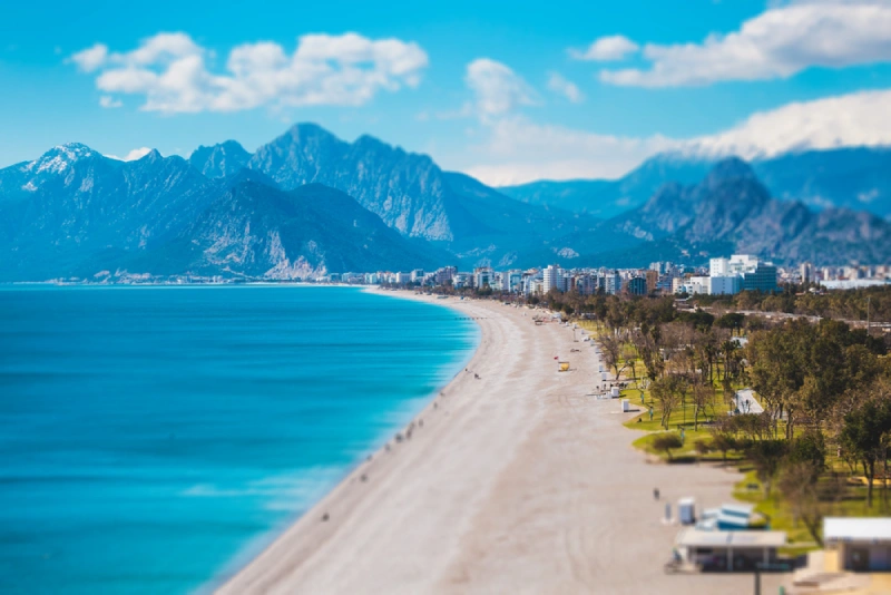 Weather in Antalya: Ideal Seasons for Your Dream Wedding