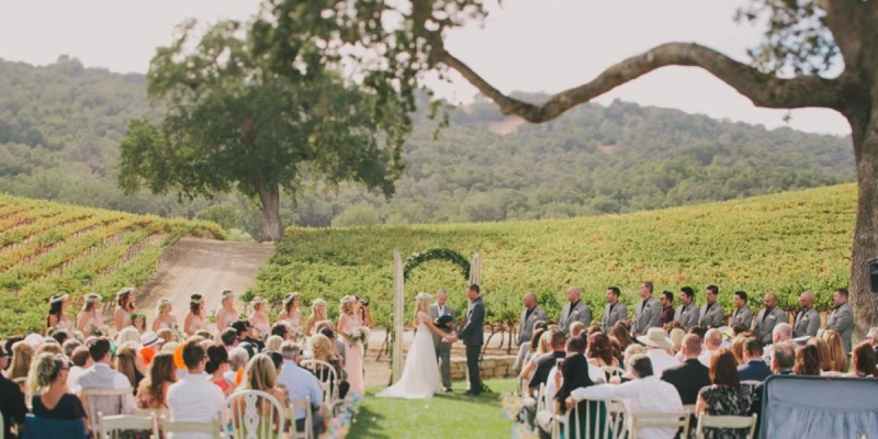 Vineyard wedding packages offered by Ramarossi
