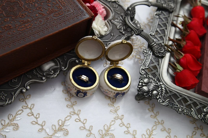 Popular Types of Persian Wedding Accessories