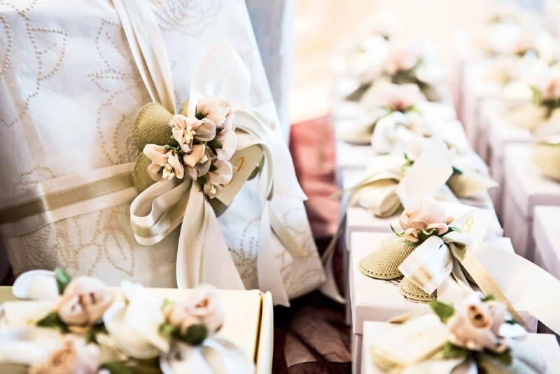 Modern Persian wedding ceremony gifts