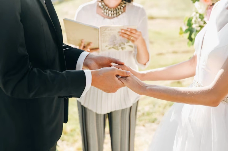 Incorporating cultural elements into Persian wedding vows