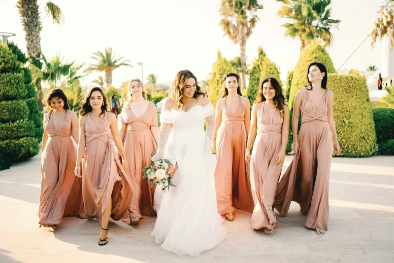Coordinating Bridesmaids Dresses with the Bride's Gown