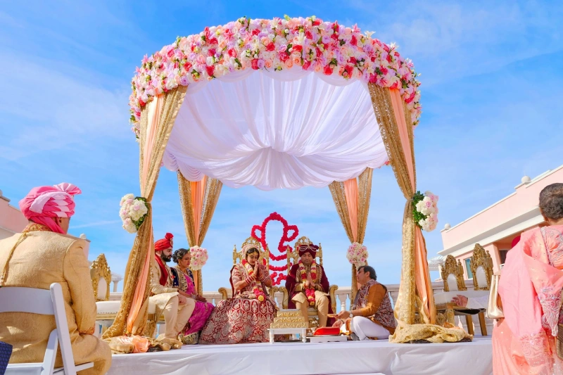 How to Blend Persian Elegance with Indian Traditions in a Wedding Celebration