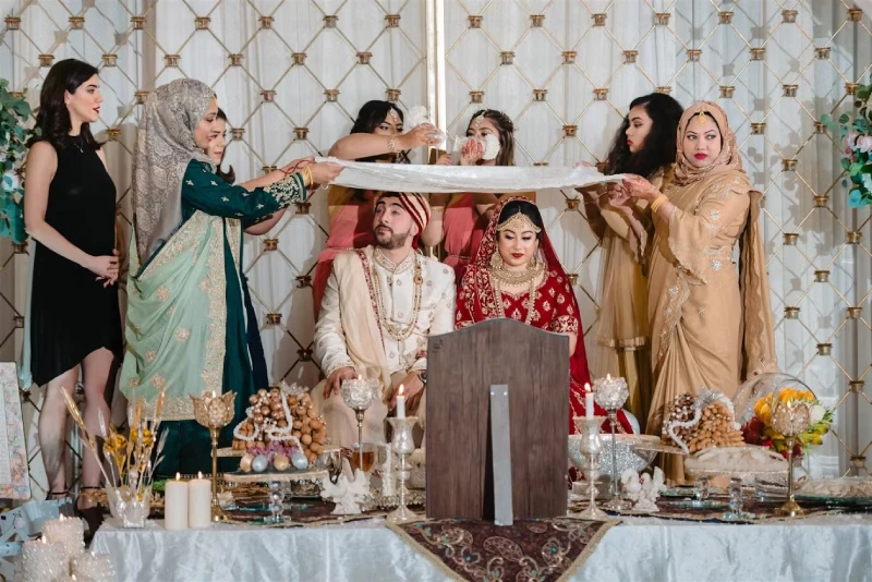 Food and Catering: Persian Feasts vs Western Menus
