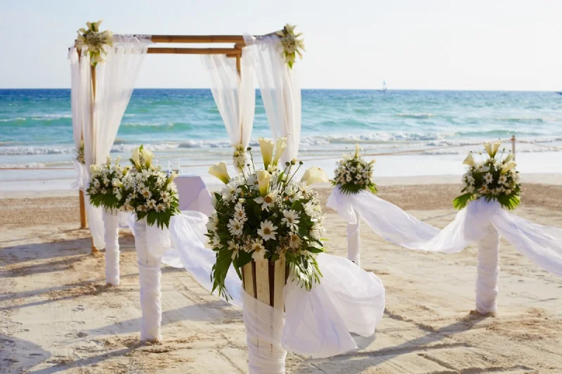 Beach Weddings: A Romantic Getaway