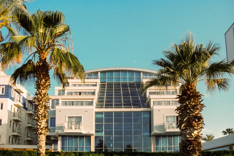 Visual representation of the benefits of securing Antalya resort wedding room blocks for guests.