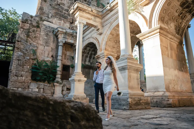 An elegant wedding setup in Antalya highlighting the picturesque coastal scenery as a perfect backdrop for couples comparing Istanbul vs Antalya wedding options.